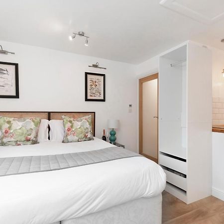 Modern Self Contained Studio Home Cheltenham Exterior foto
