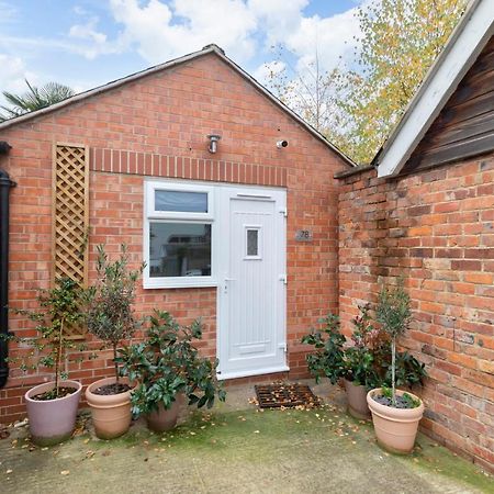 Modern Self Contained Studio Home Cheltenham Exterior foto