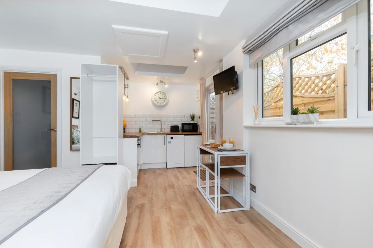 Modern Self Contained Studio Home Cheltenham Exterior foto