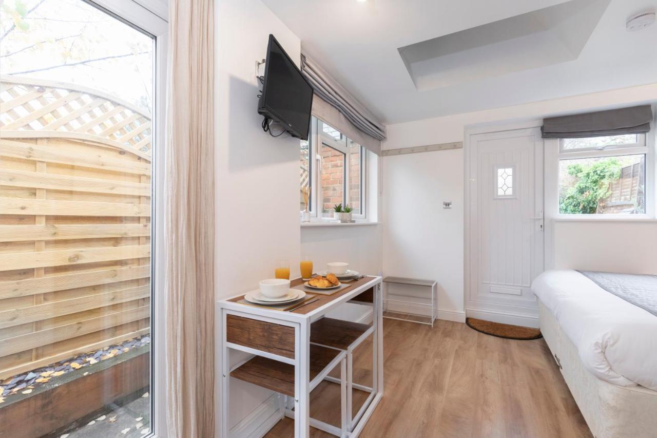 Modern Self Contained Studio Home Cheltenham Exterior foto